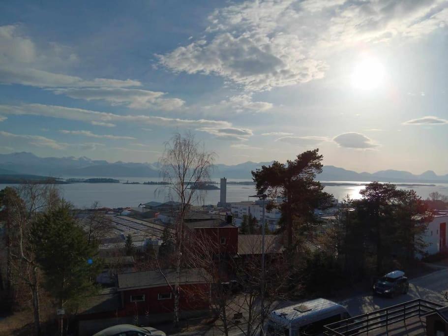 Sentralt, Kort Vei Til Byens Fasiliteter * Molde
