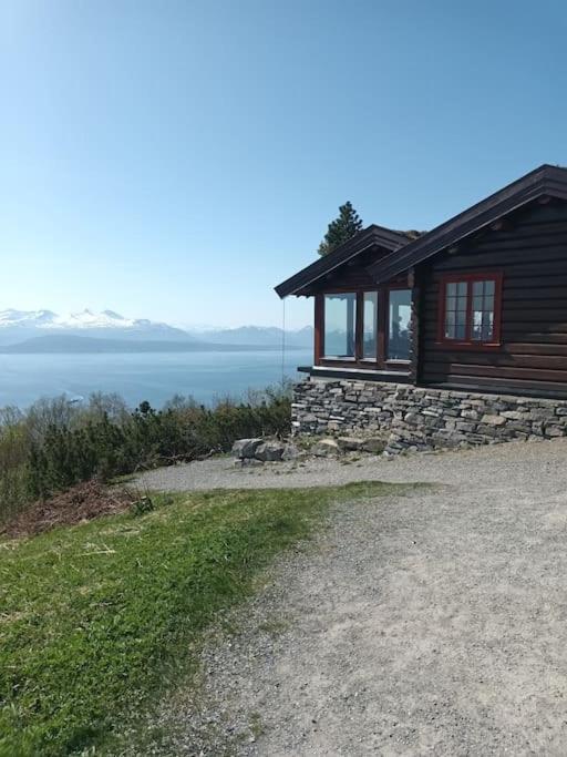 Sentralt, Kort Vei Til Byens Fasiliteter Leilighet